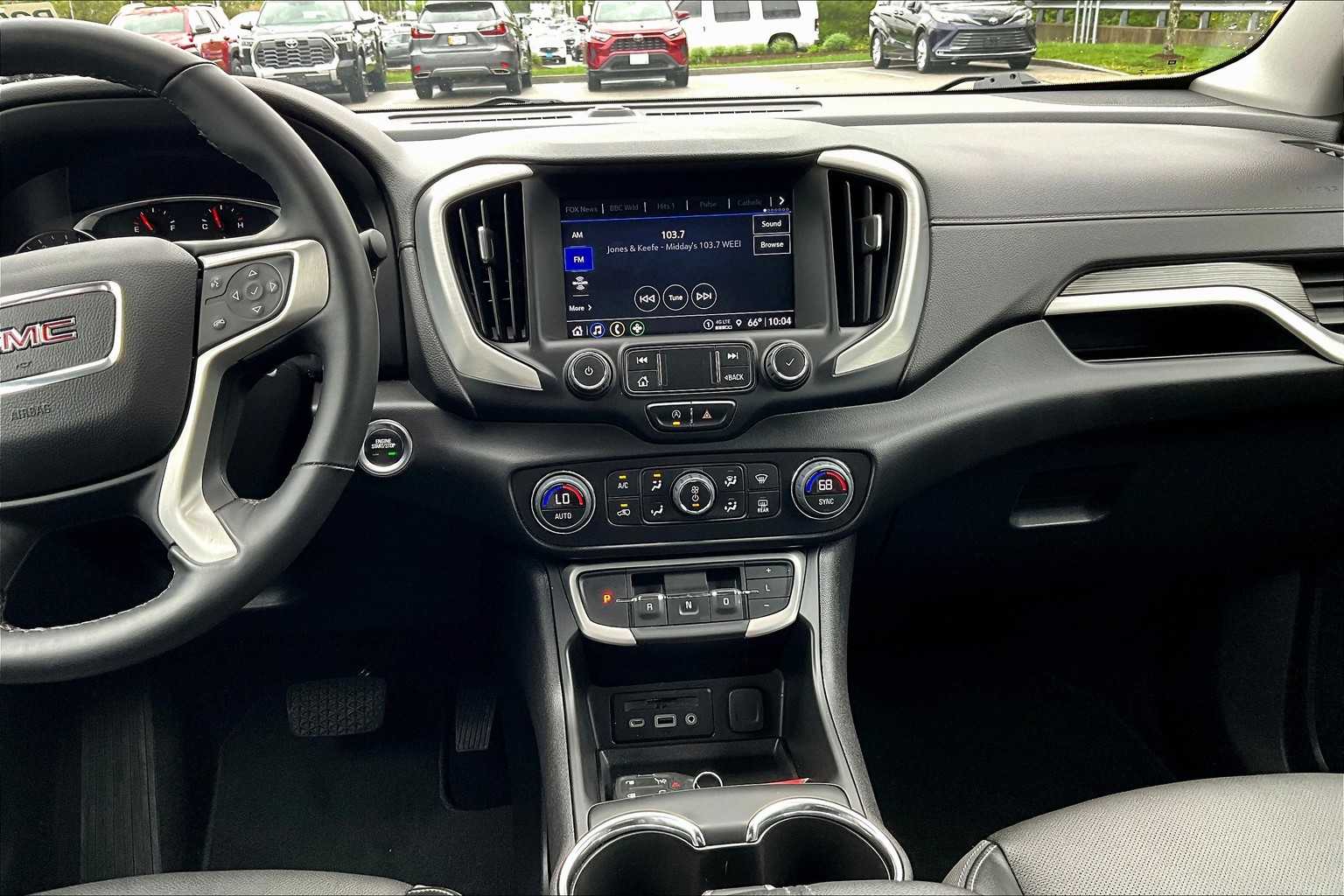 2023 GMC Terrain SLT - Photo 18