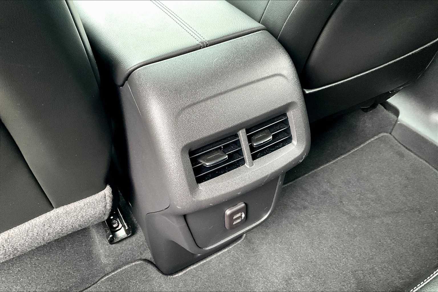 2023 GMC Terrain SLT - Photo 27