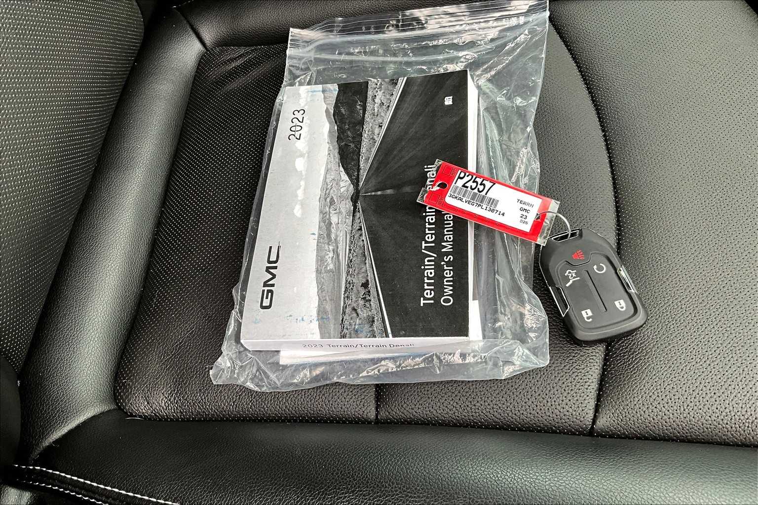 2023 GMC Terrain SLT - Photo 30