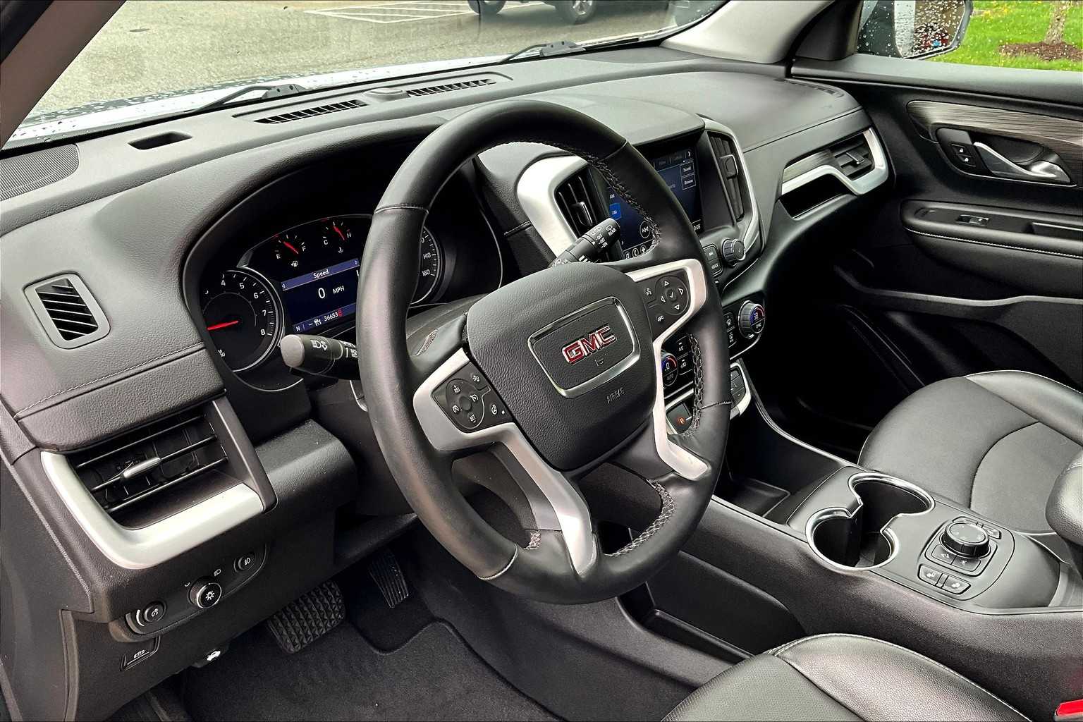 2023 GMC Terrain SLT - Photo 8