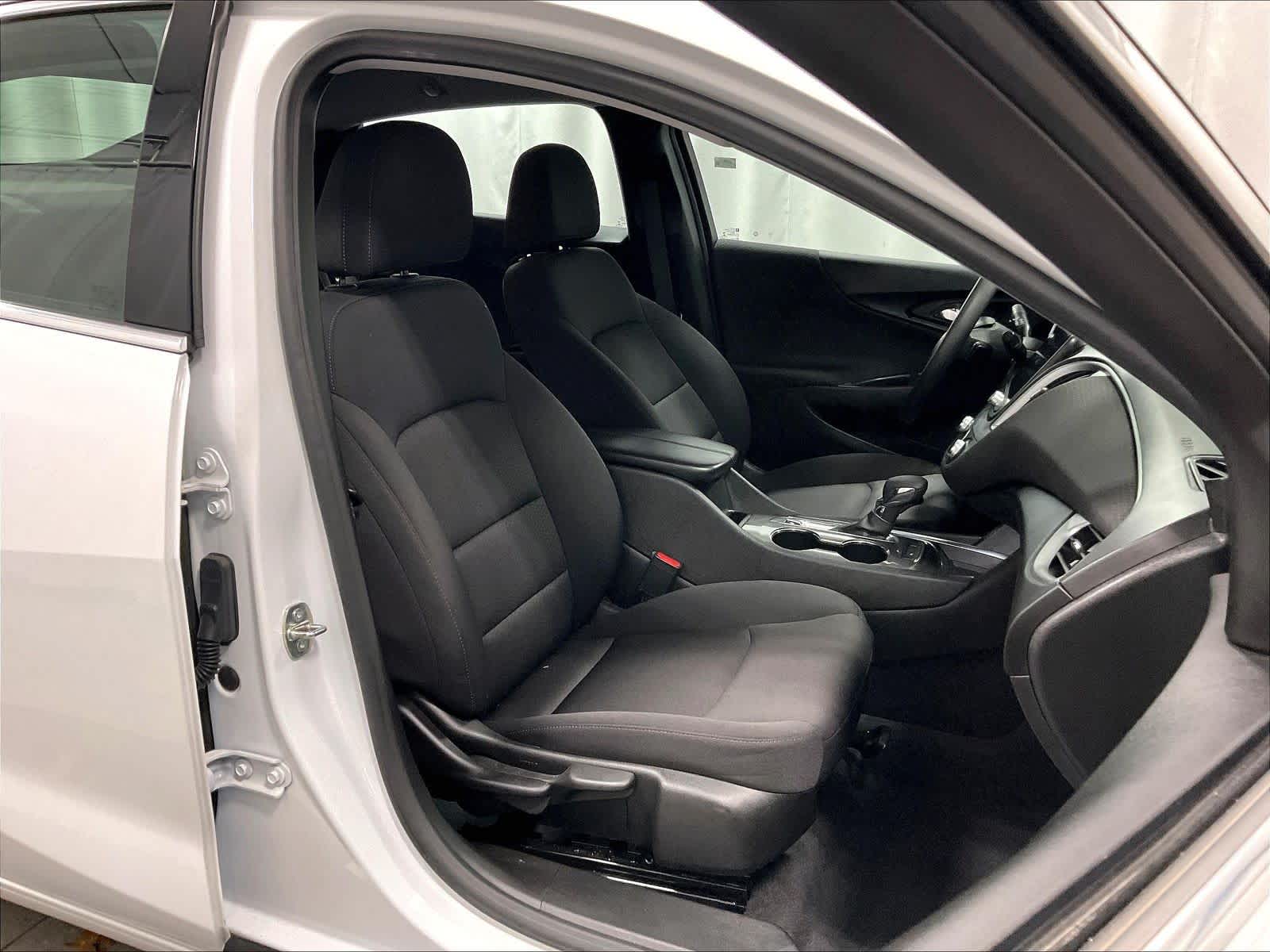 2024 Chevrolet Malibu LT - Photo 11