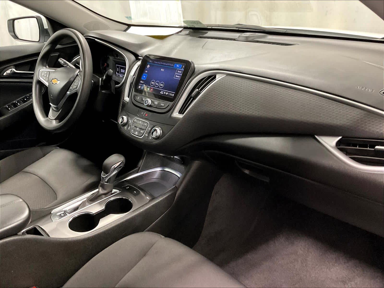 2024 Chevrolet Malibu LT - Photo 14