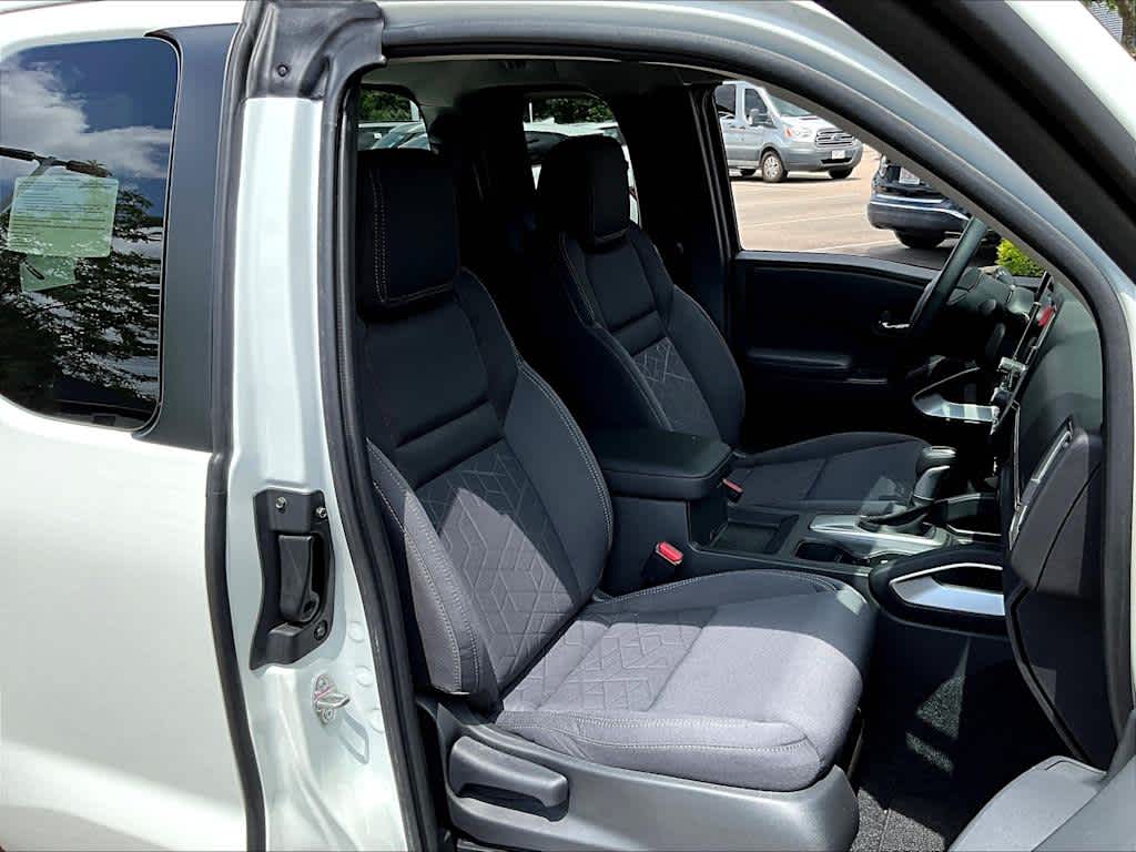 2025 Nissan Frontier SV - Photo 11