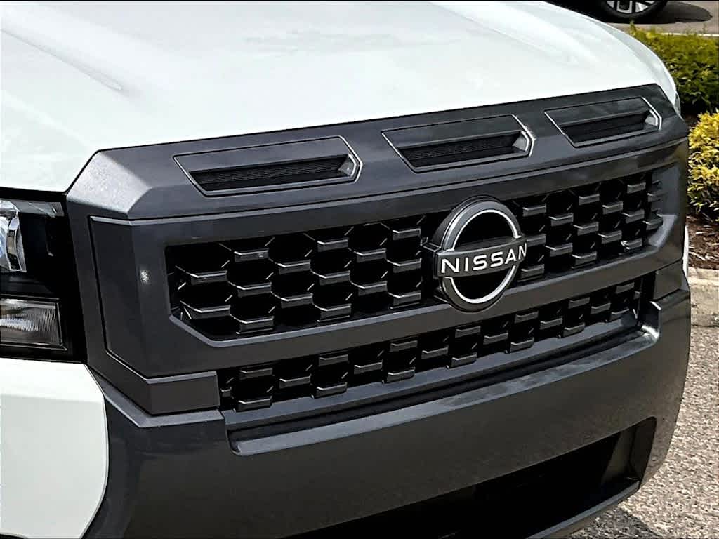 2025 Nissan Frontier SV - Photo 29