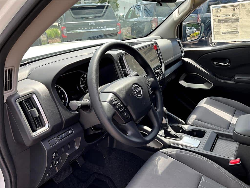 2025 Nissan Frontier SV - Photo 8