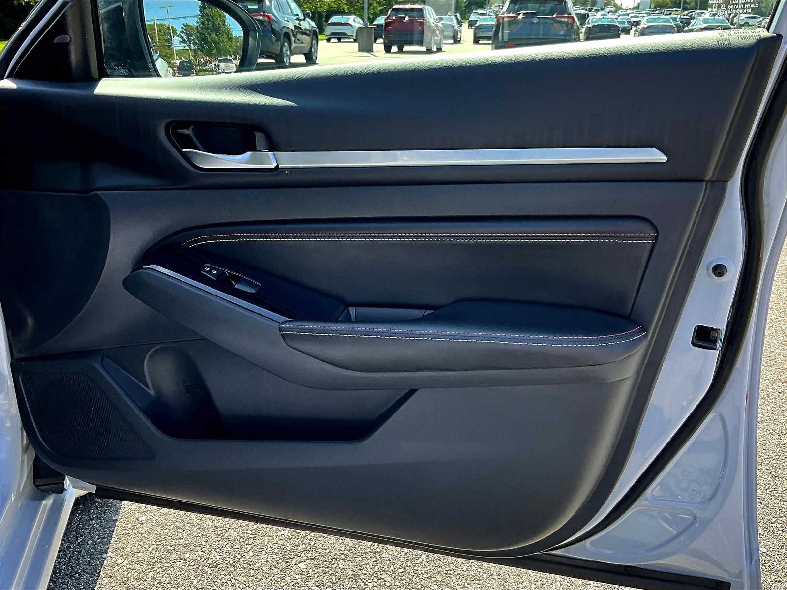 2023 Nissan Altima 2.5 SR - Photo 12