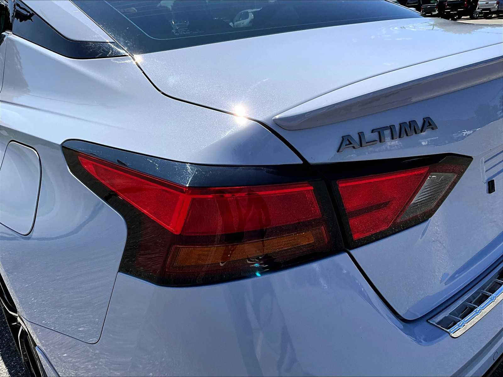 2023 Nissan Altima 2.5 SR - Photo 34