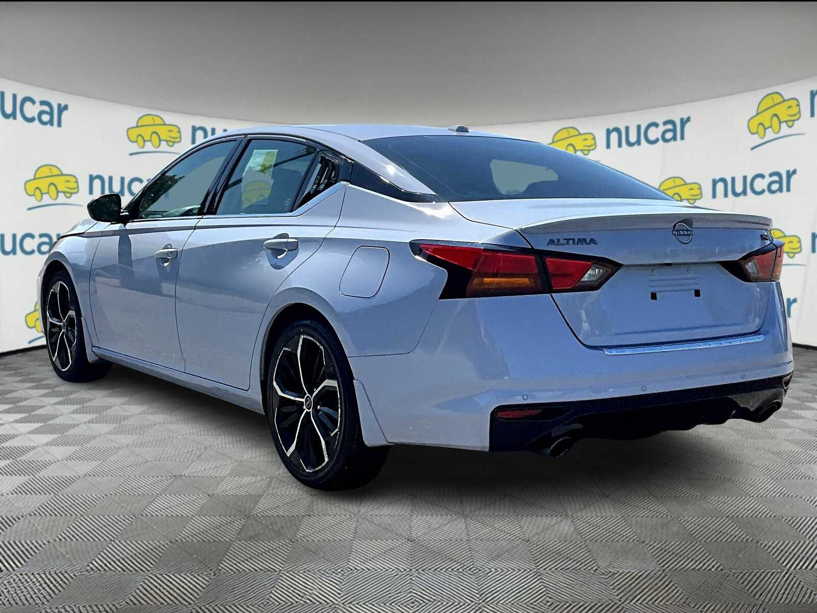 2023 Nissan Altima 2.5 SR - Photo 4