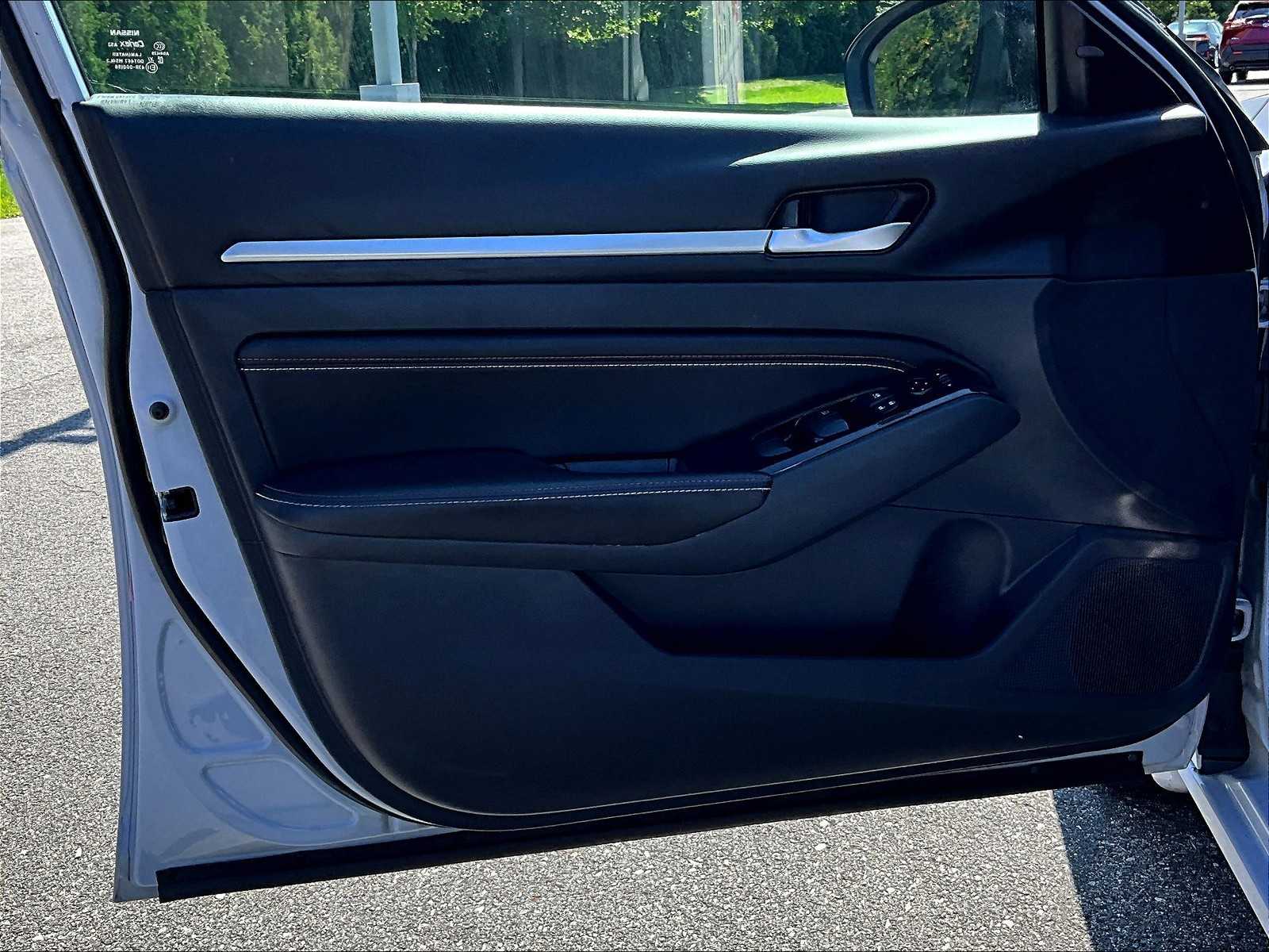 2023 Nissan Altima 2.5 SR - Photo 9