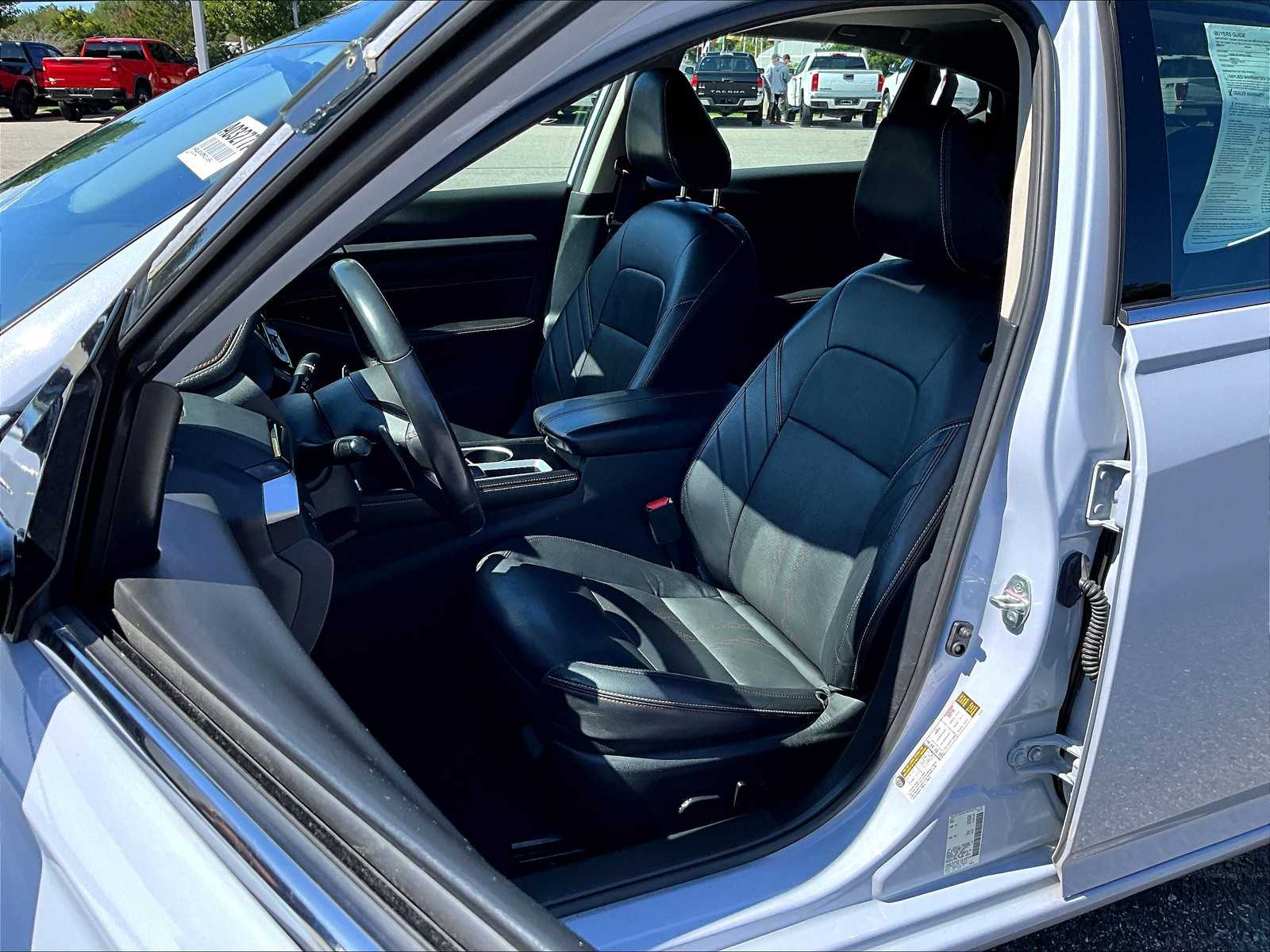 2023 Nissan Altima 2.5 SR - Photo 10