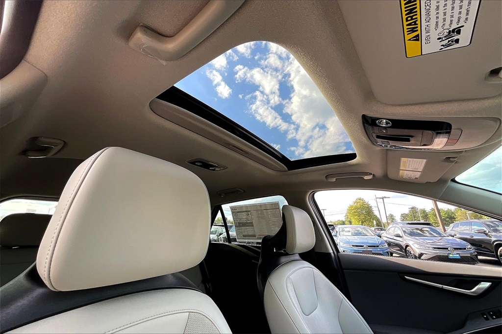 2025 Kia Niro EX Touring - Photo 18