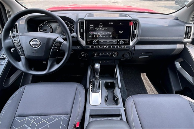 2025 Nissan Frontier SV - Photo 16