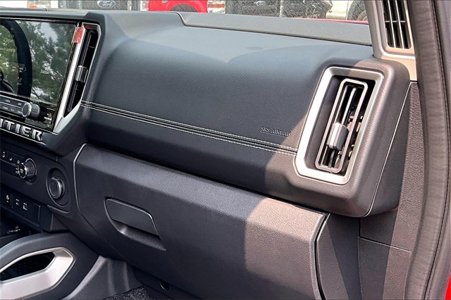 2025 Nissan Frontier SV - Photo 17