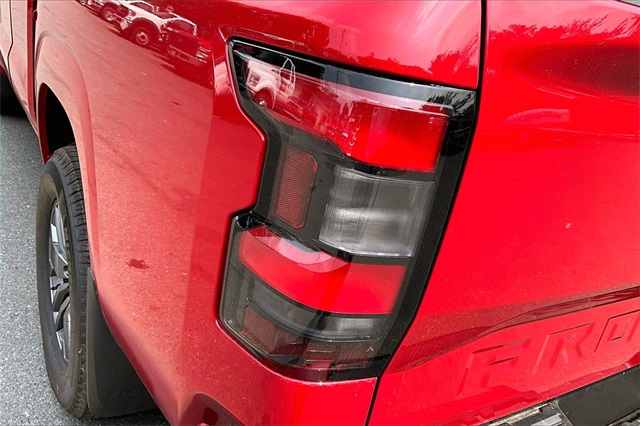 2025 Nissan Frontier SV - Photo 32