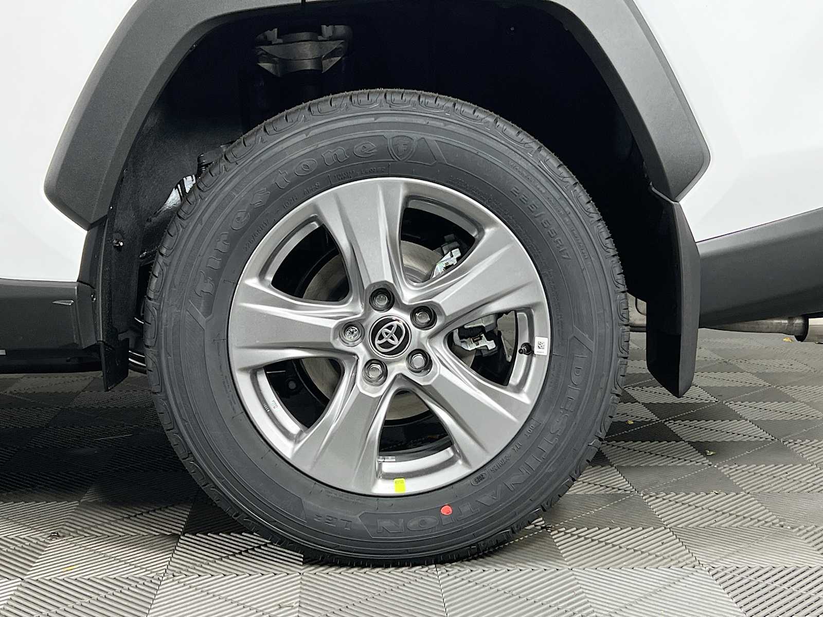 2025 Toyota RAV4 Hybrid LE - Photo 19