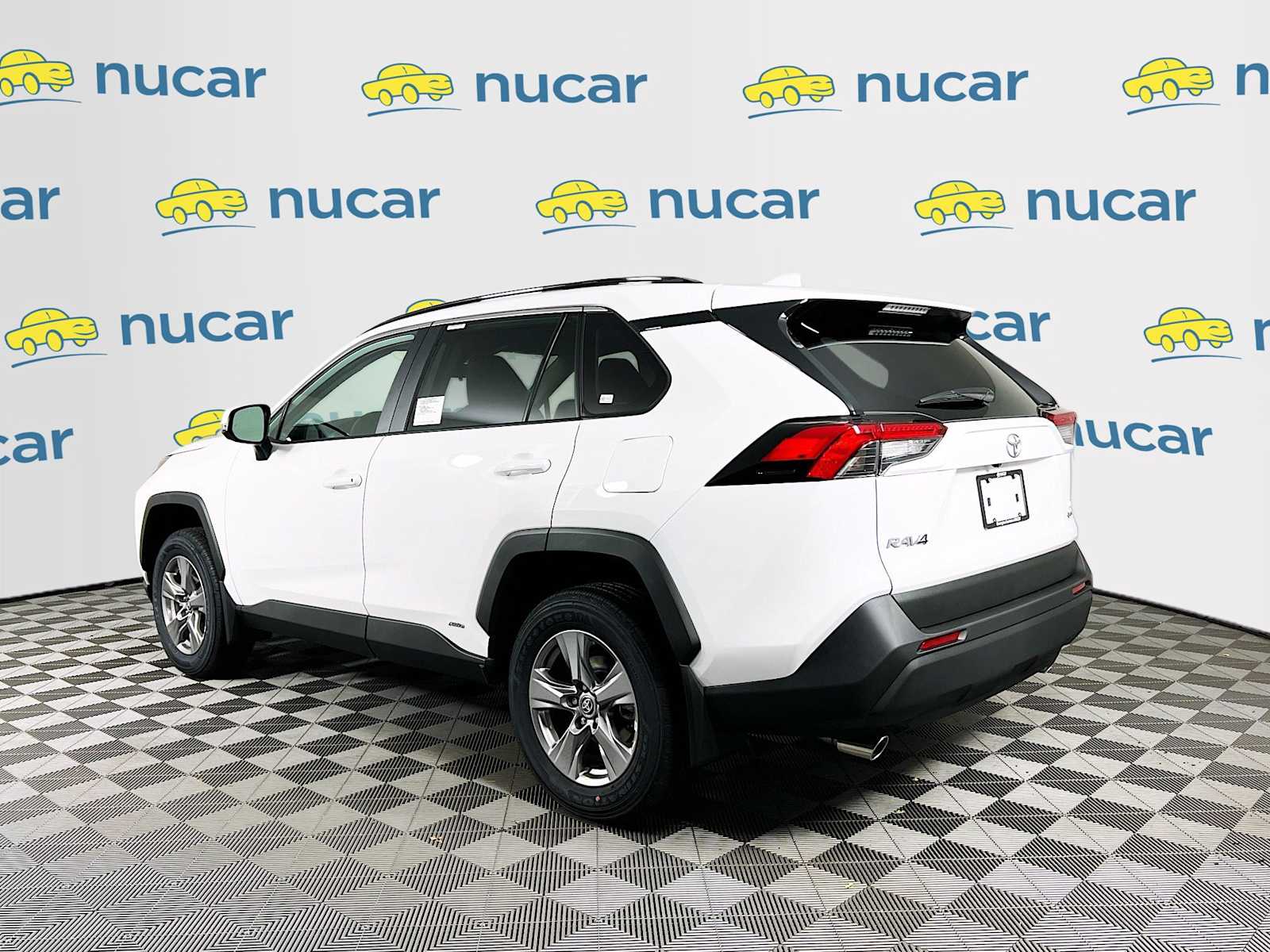 2025 Toyota RAV4 Hybrid LE - Photo 4