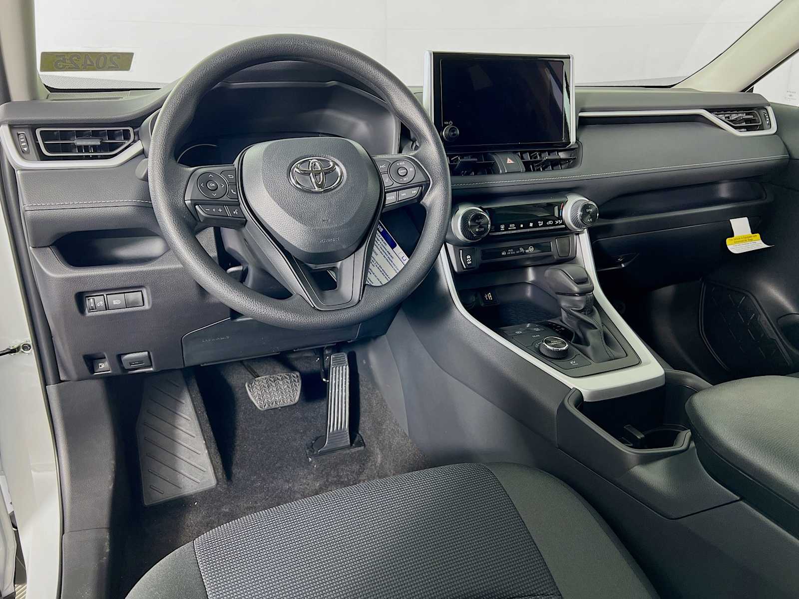2025 Toyota RAV4 Hybrid LE - Photo 6