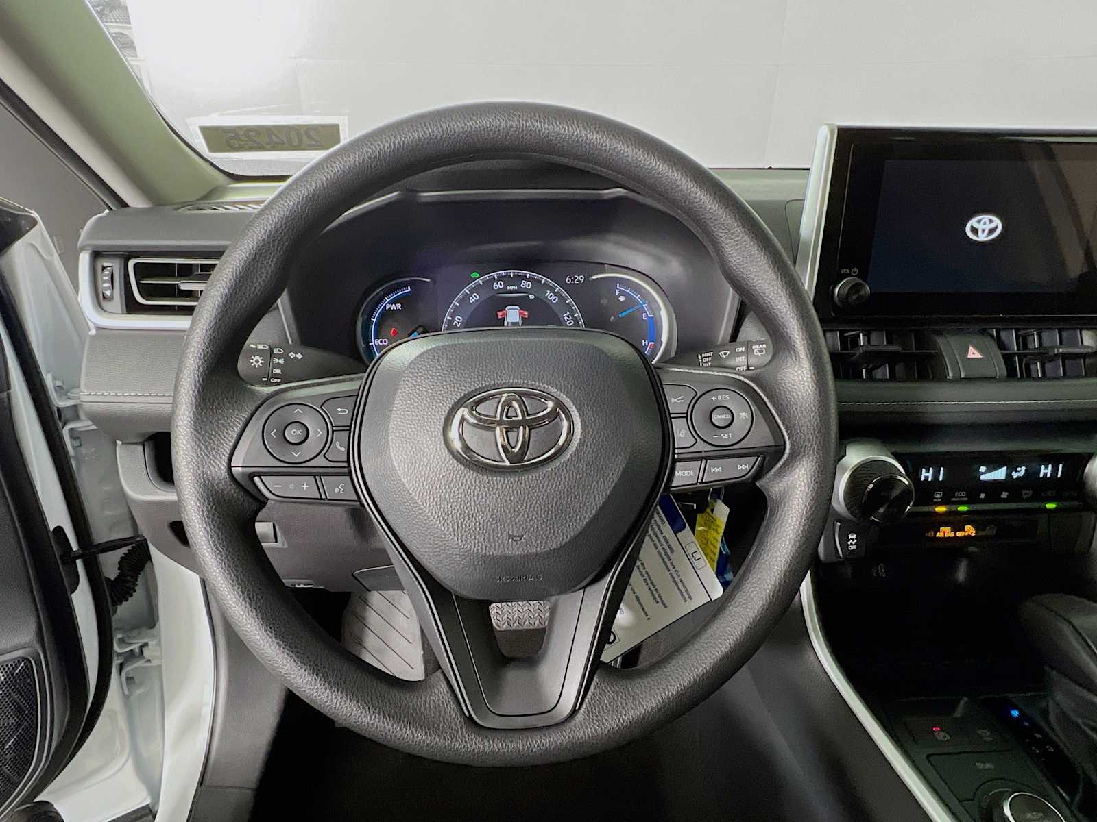 2025 Toyota RAV4 Hybrid LE - Photo 7
