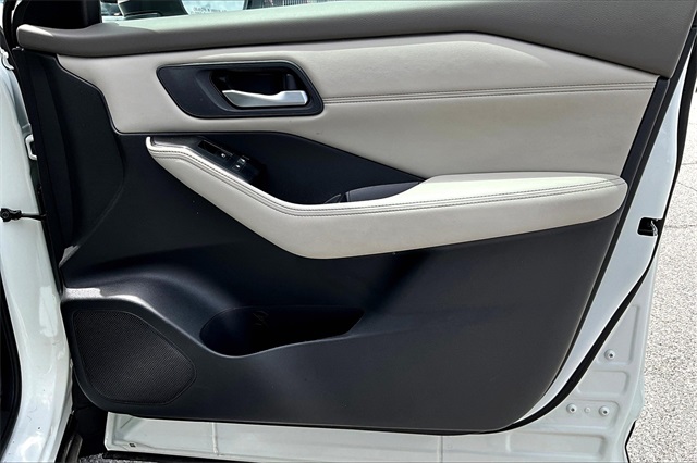 2023 Nissan Rogue SV - Photo 12