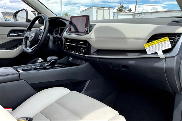 2023 Nissan Rogue SV - Photo 13