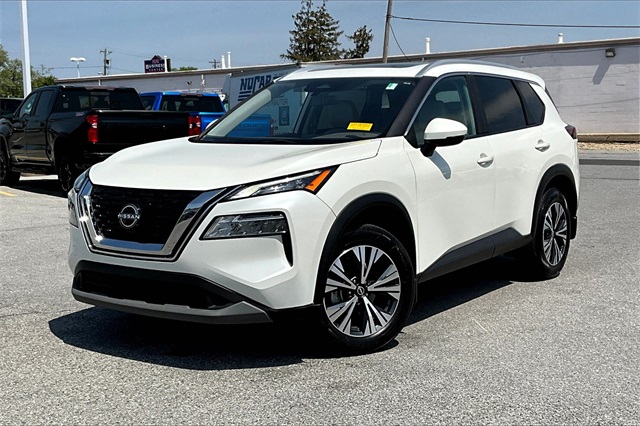 2023 Nissan Rogue SV - Photo 2