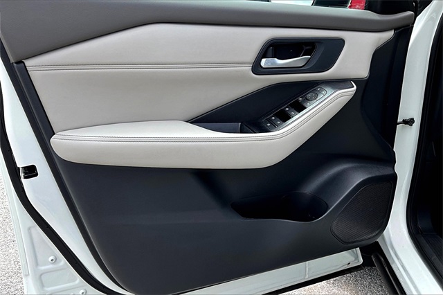 2023 Nissan Rogue SV - Photo 9