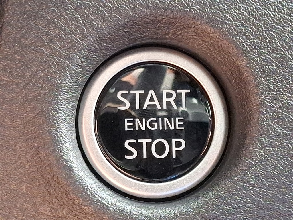 2025 Nissan Frontier PRO-4X - Photo 14