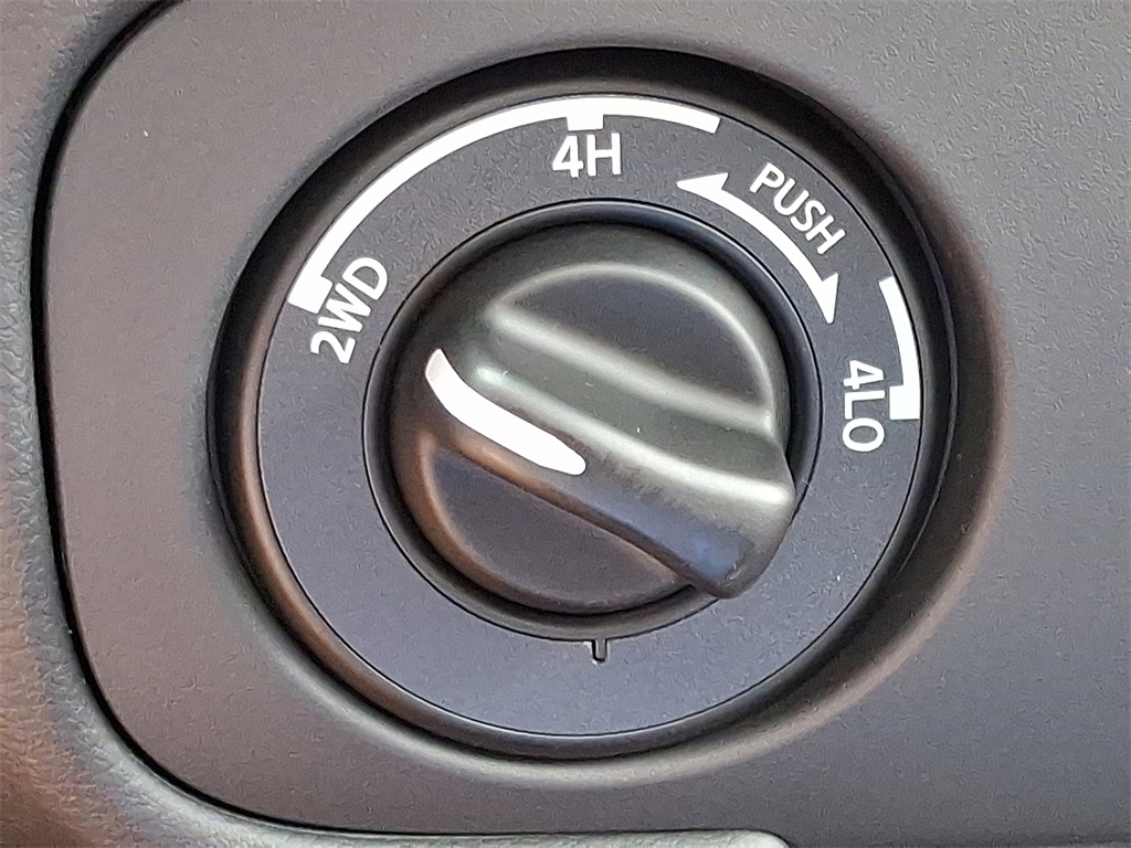2025 Nissan Frontier PRO-4X - Photo 16