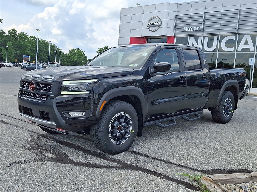 2025 Nissan Frontier PRO-4X - Photo 2