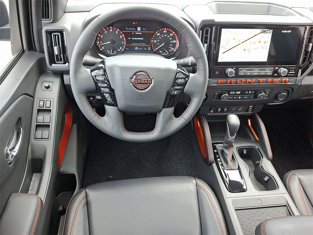 2025 Nissan Frontier PRO-4X - Photo 6