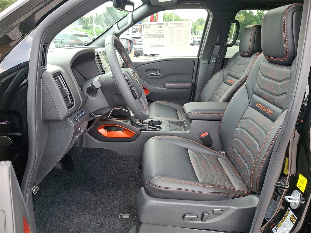 2025 Nissan Frontier PRO-4X - Photo 8