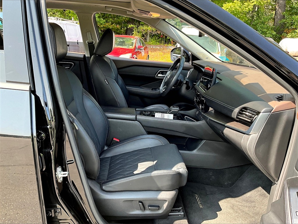 2023 Nissan Rogue Platinum - Photo 14