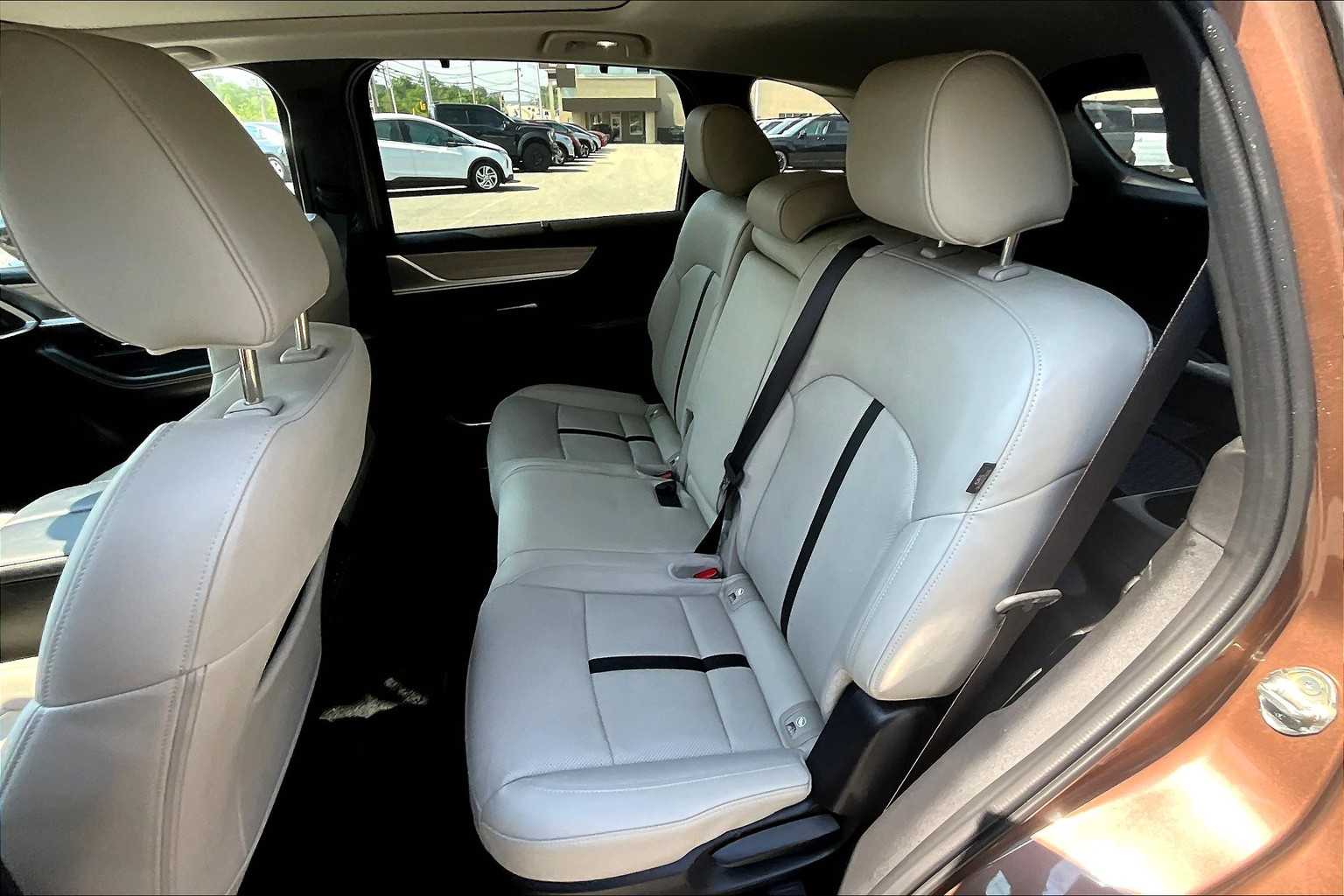 2025 Mazda CX-70 PHEV Premium Package - Photo 15