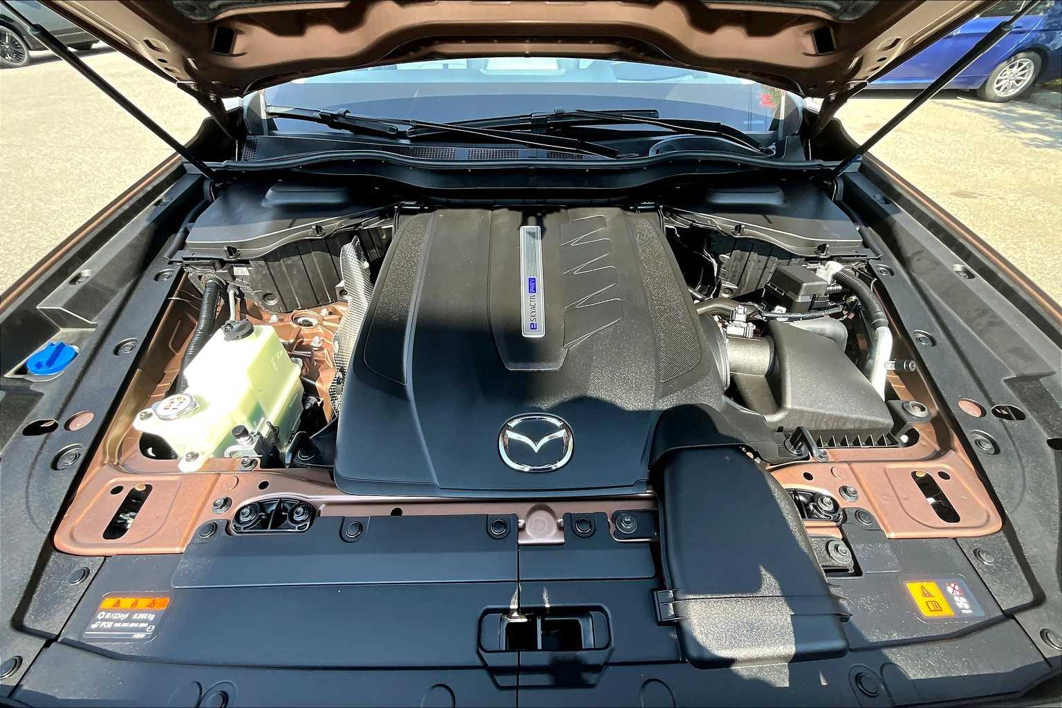 2025 Mazda CX-70 PHEV Premium Package - Photo 28