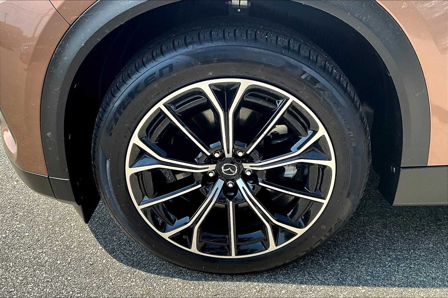 2025 Mazda CX-70 PHEV Premium Package - Photo 7