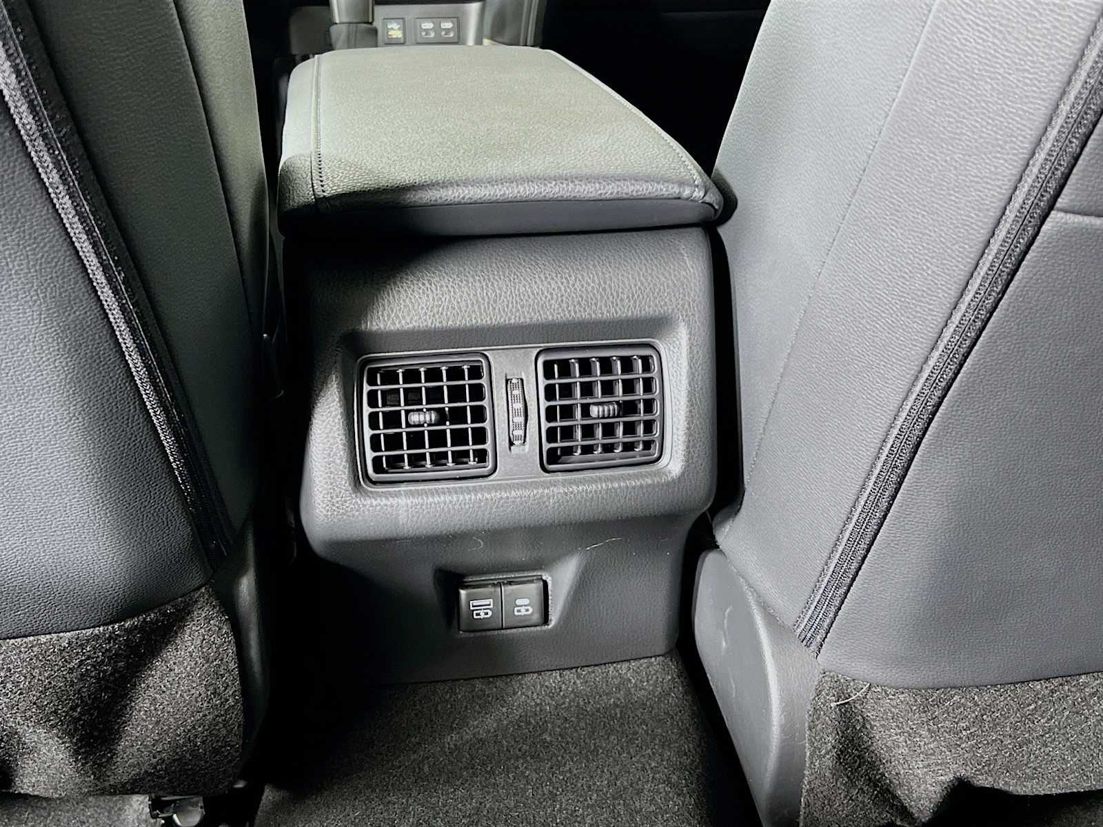 2025 Toyota Camry XSE - Photo 14