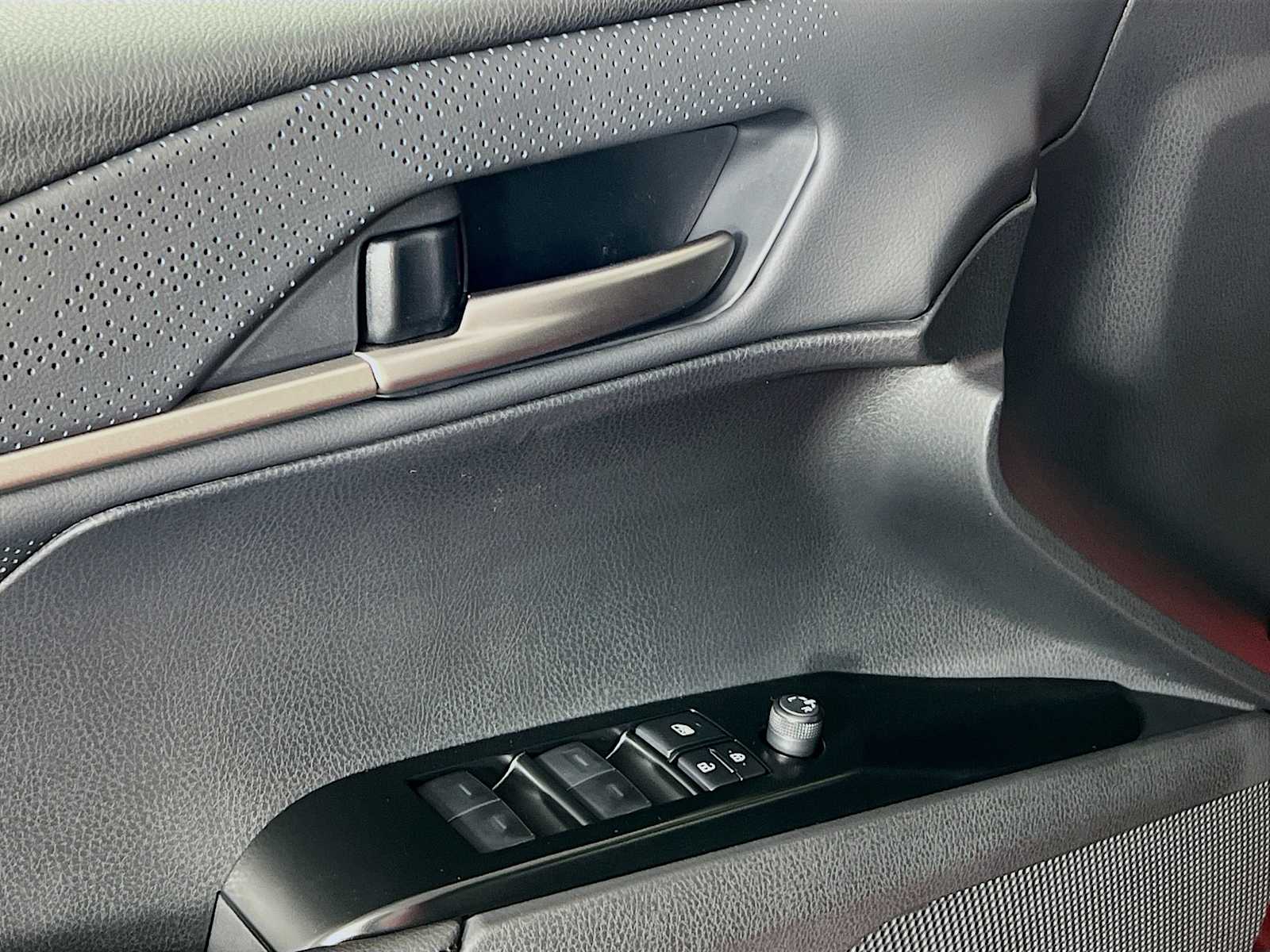 2025 Toyota Camry XSE - Photo 16