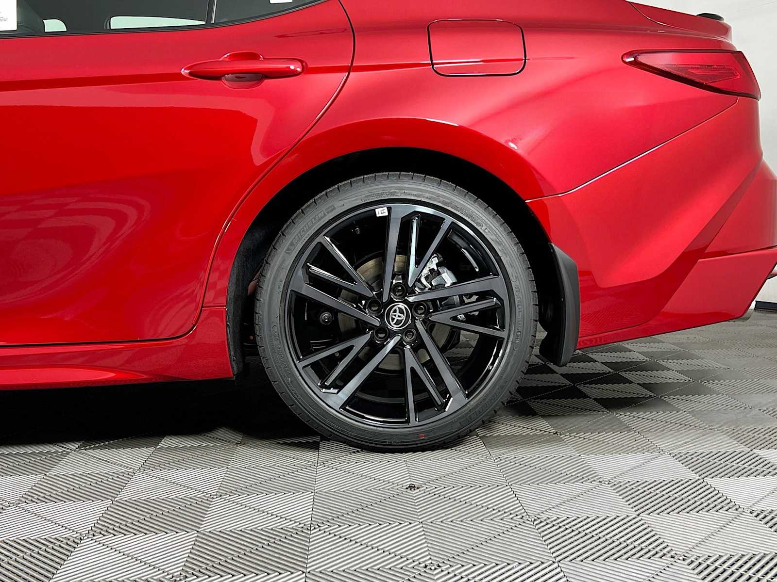 2025 Toyota Camry XSE - Photo 19