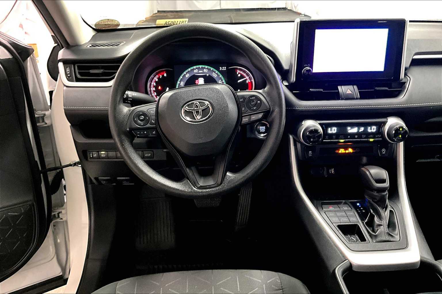 2023 Toyota RAV4 XLE - Photo 17