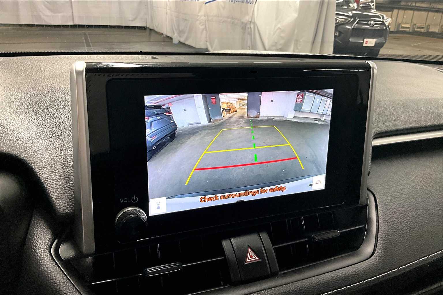 2023 Toyota RAV4 XLE - Photo 19