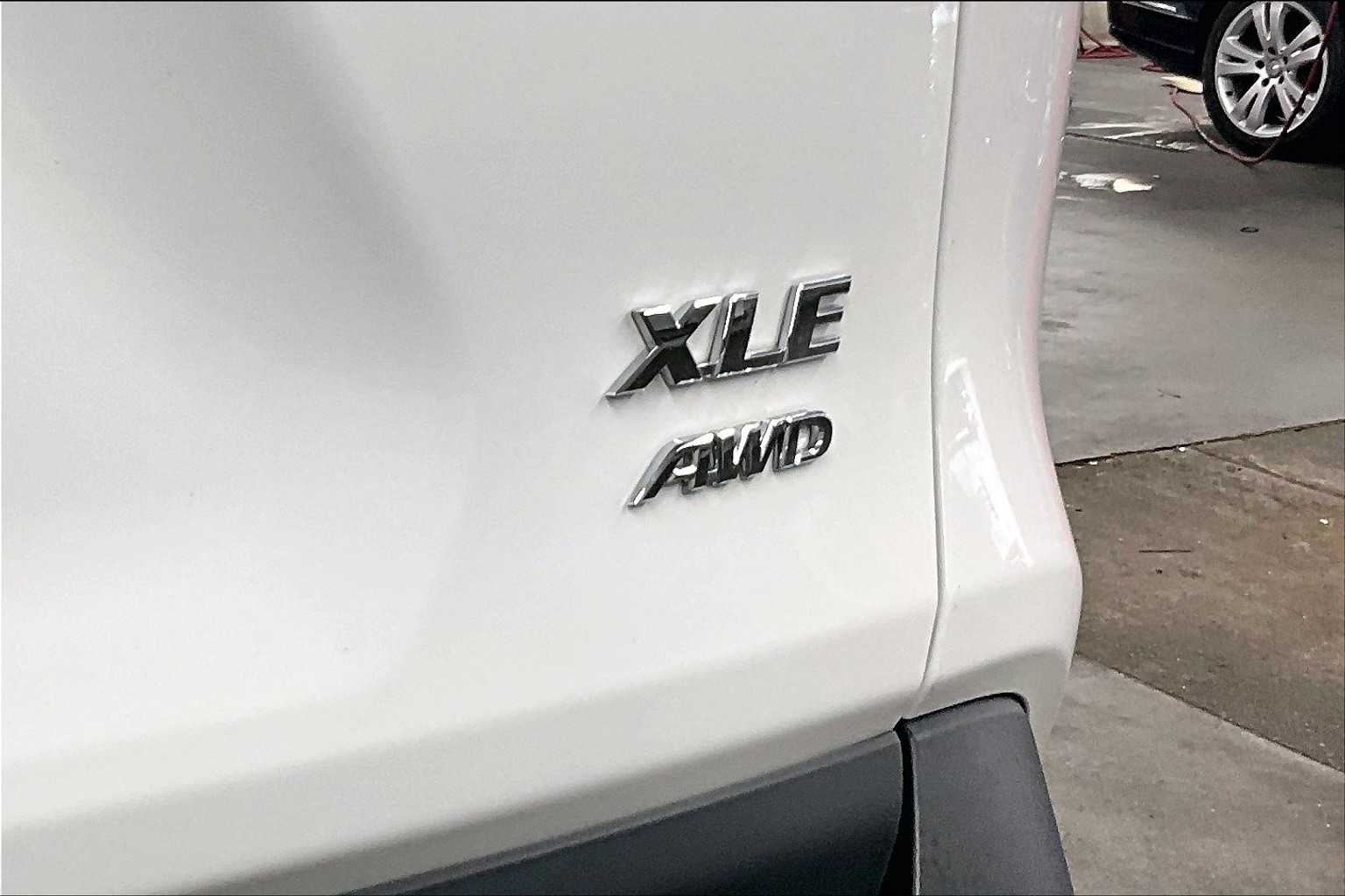 2023 Toyota RAV4 XLE - Photo 29