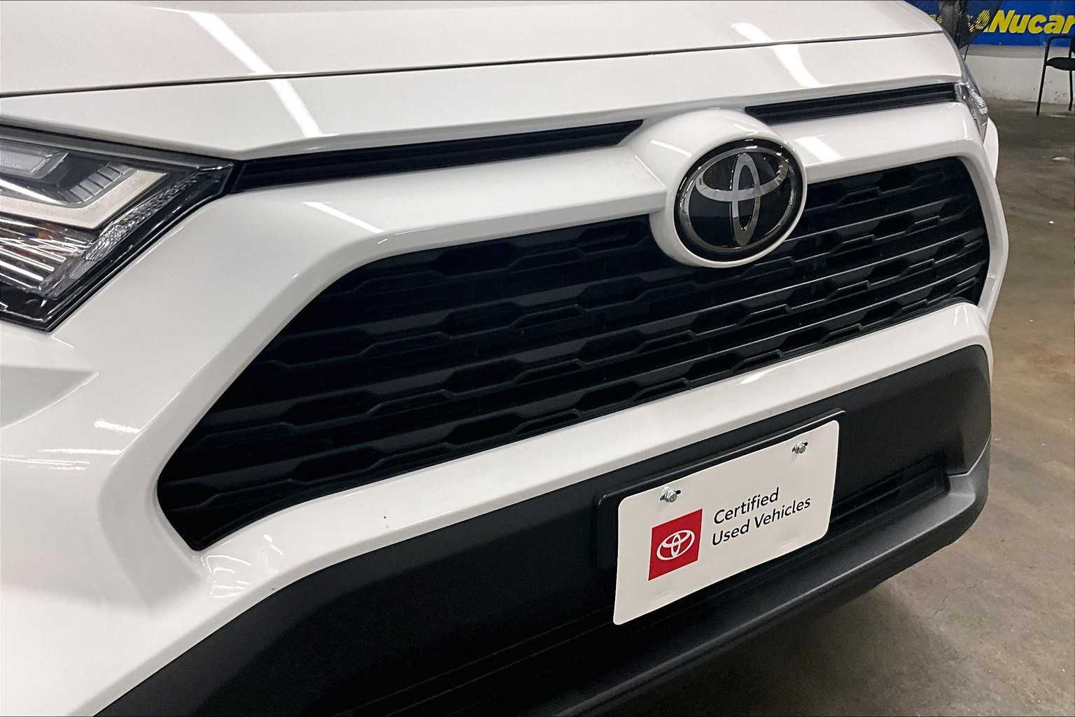 2023 Toyota RAV4 XLE - Photo 32