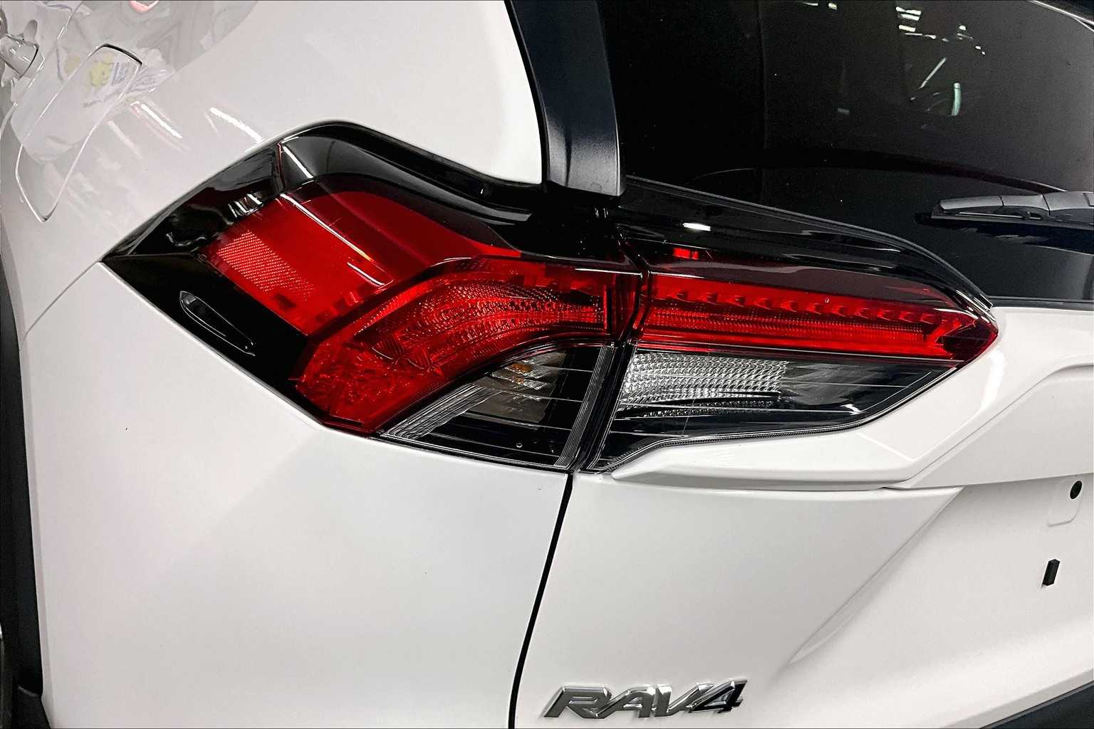2023 Toyota RAV4 XLE - Photo 34
