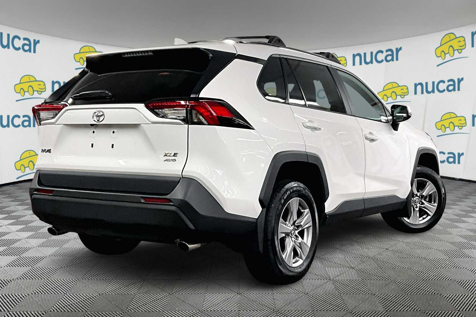 2023 Toyota RAV4 XLE - Photo 6