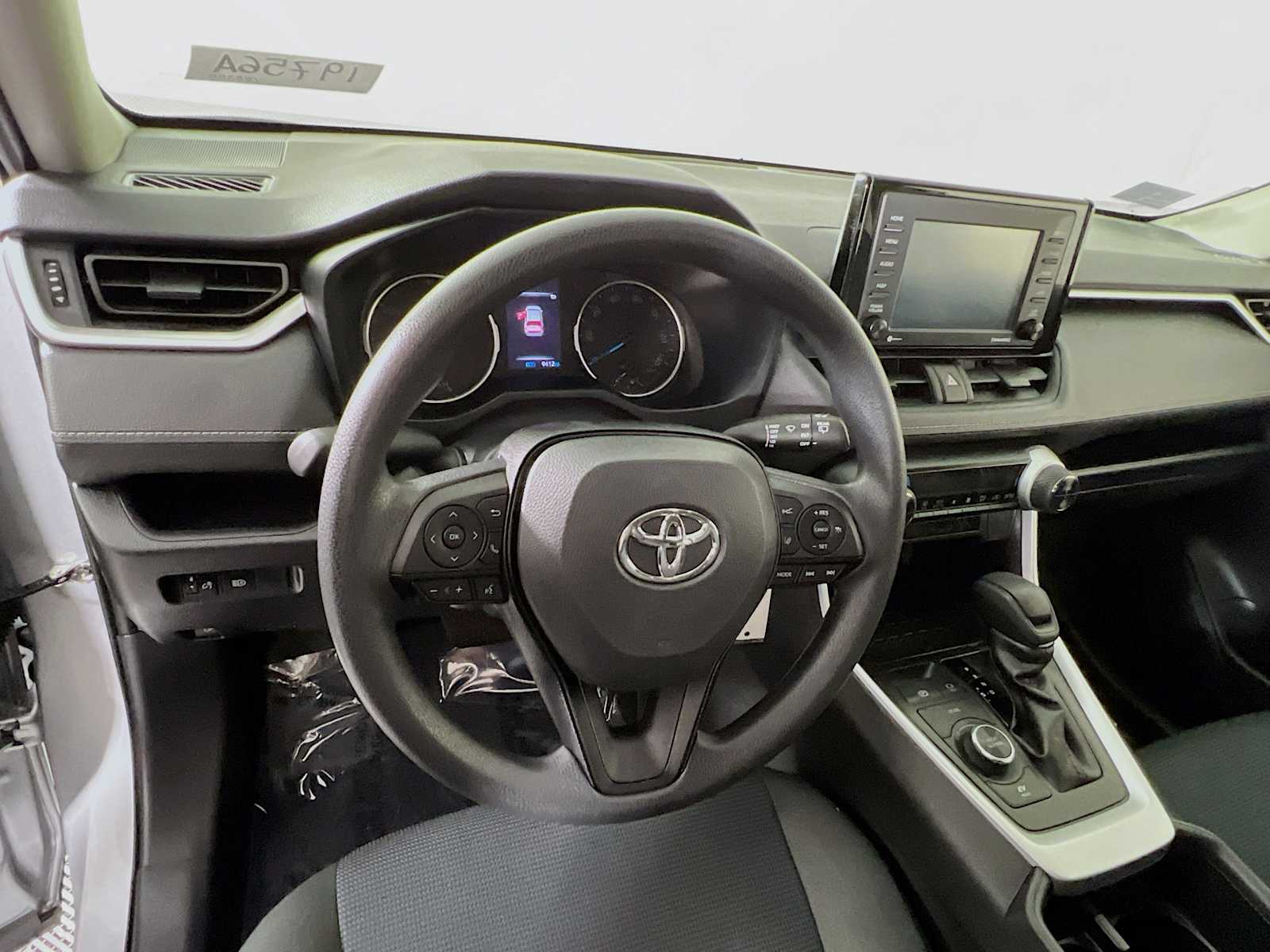 2022 Toyota RAV4 Hybrid LE - Photo 11