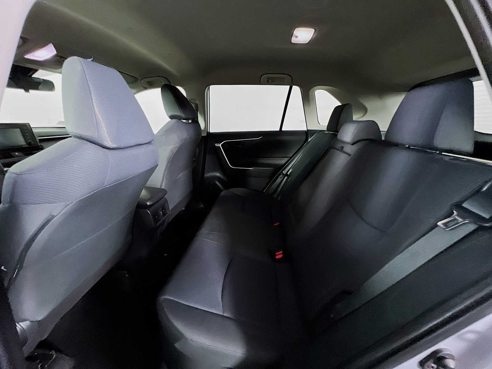 2022 Toyota RAV4 Hybrid LE - Photo 23