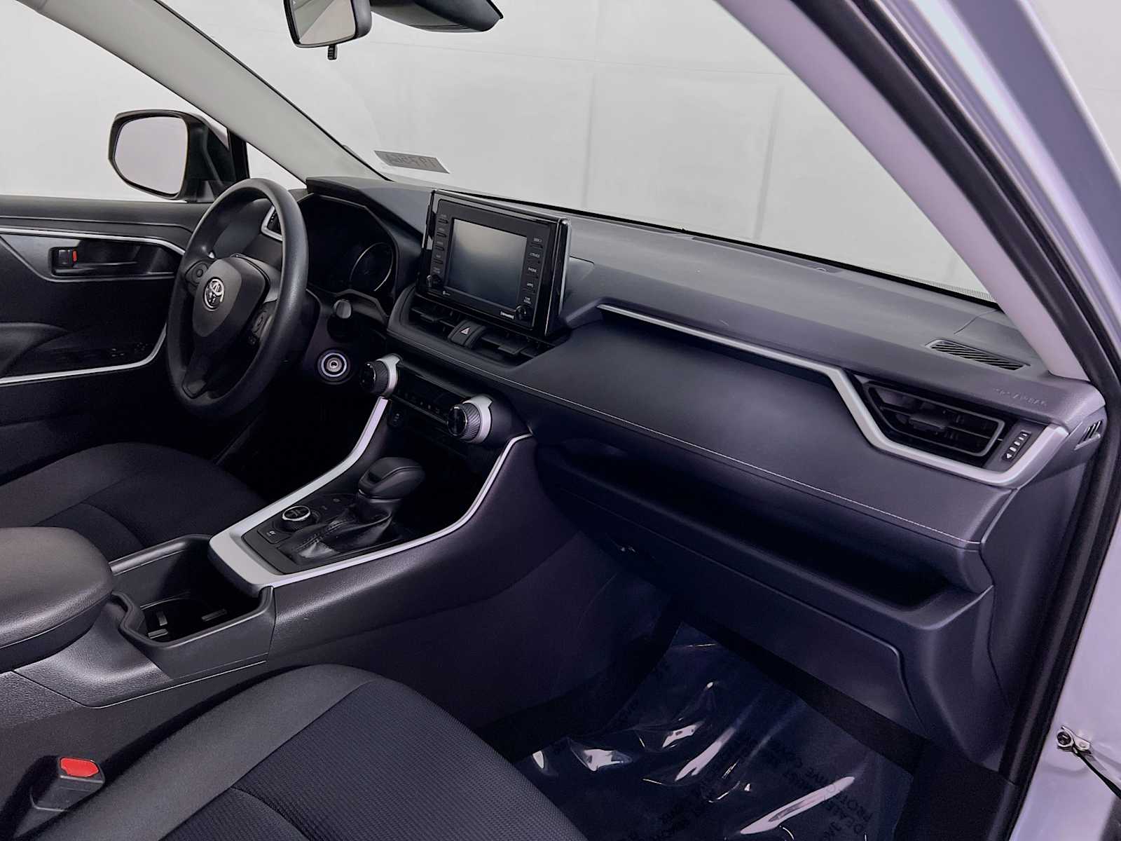 2022 Toyota RAV4 Hybrid LE - Photo 27