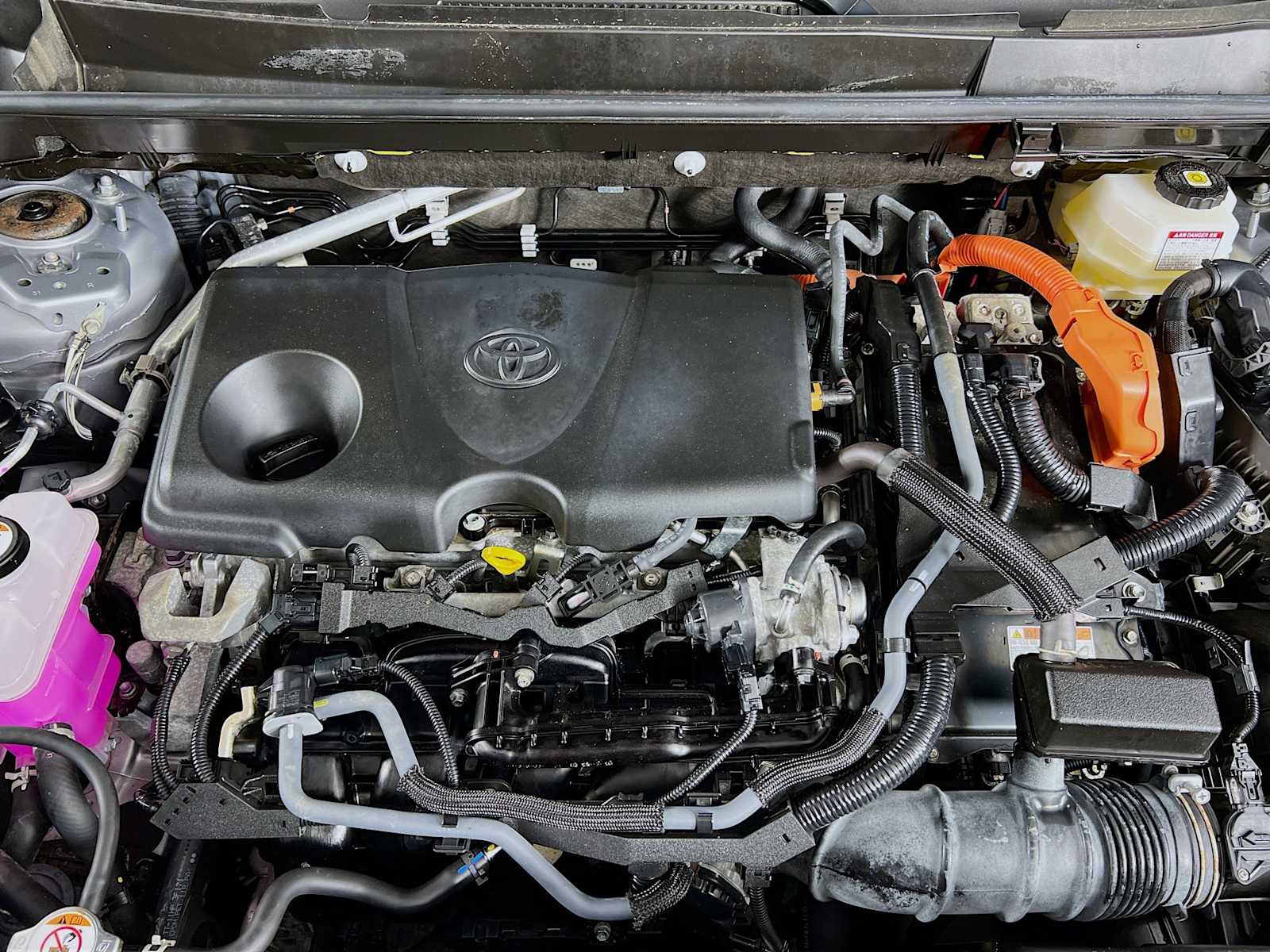 2022 Toyota RAV4 Hybrid LE - Photo 28