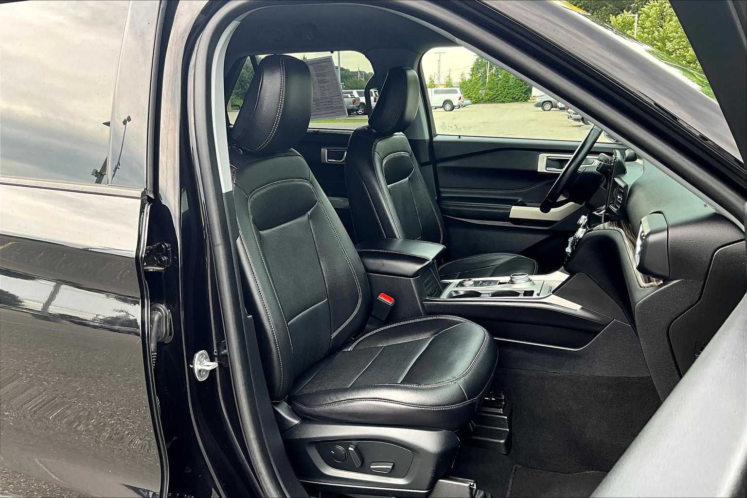 2022 Ford Explorer Limited - Photo 11