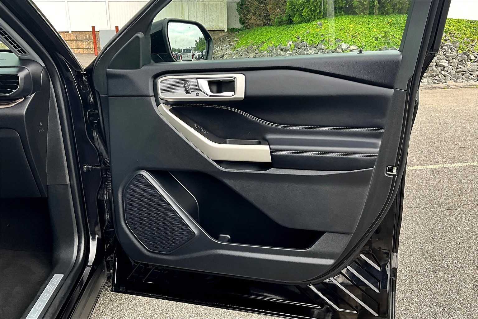 2022 Ford Explorer Limited - Photo 12